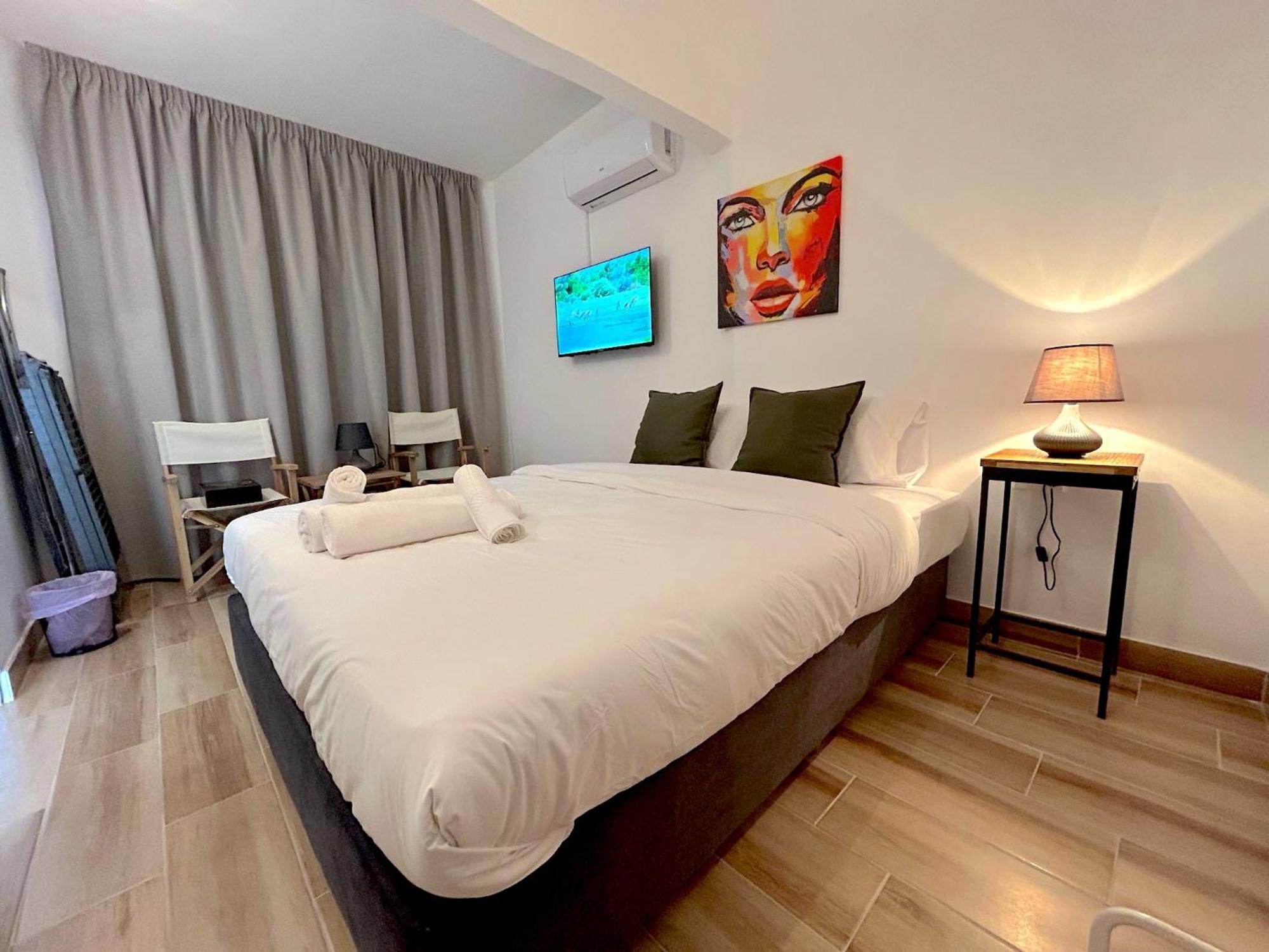 Queen Regina Suites By Platform 357 Нікосія Екстер'єр фото