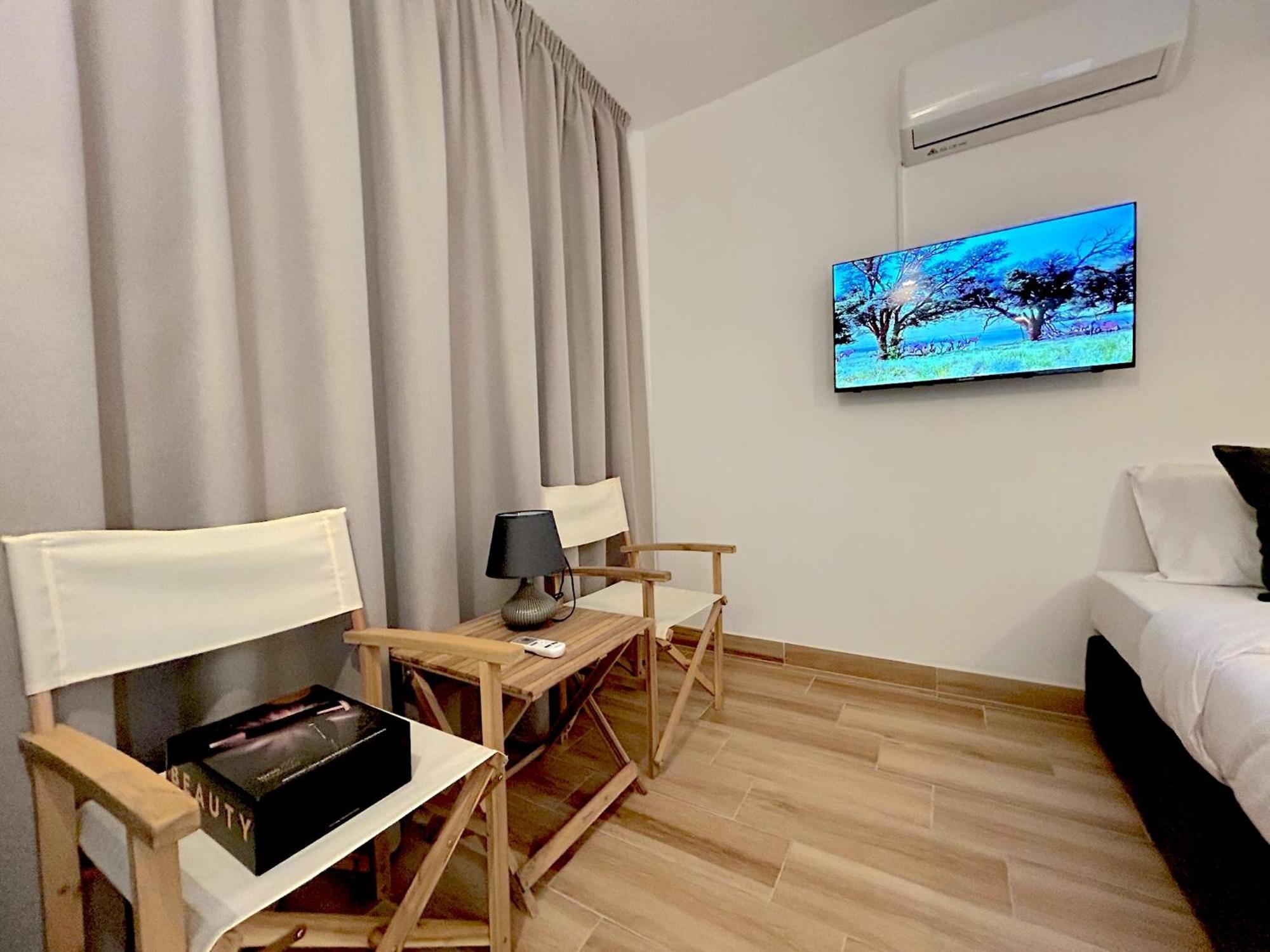 Queen Regina Suites By Platform 357 Нікосія Екстер'єр фото