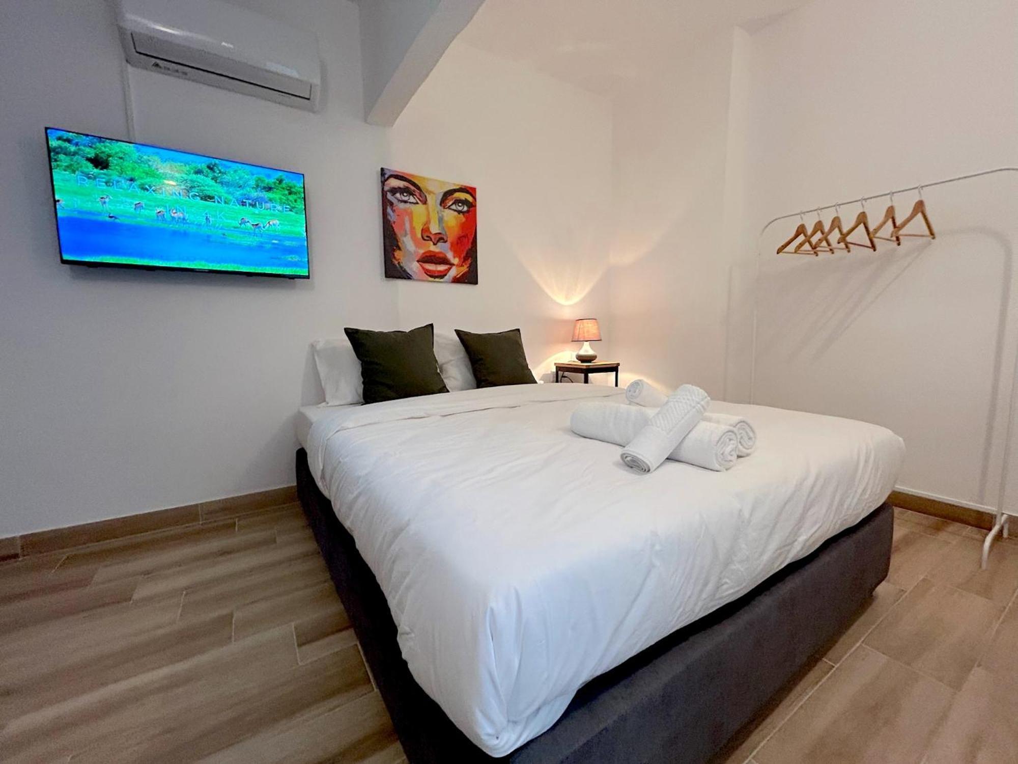 Queen Regina Suites By Platform 357 Нікосія Екстер'єр фото