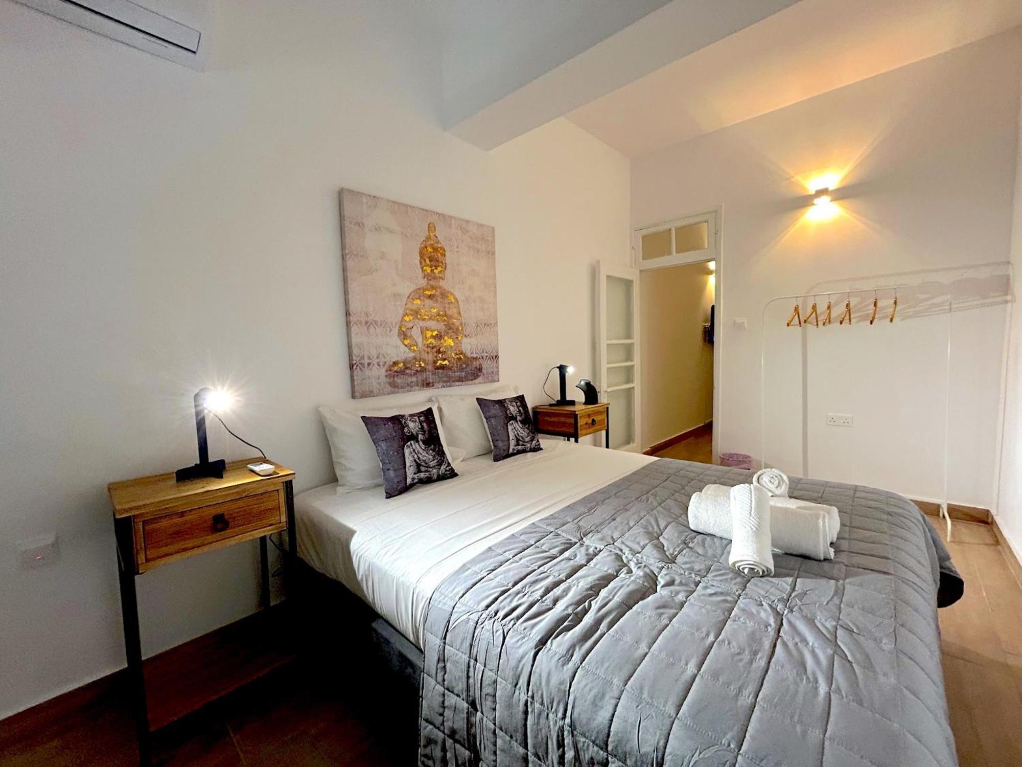 Queen Regina Suites By Platform 357 Нікосія Екстер'єр фото