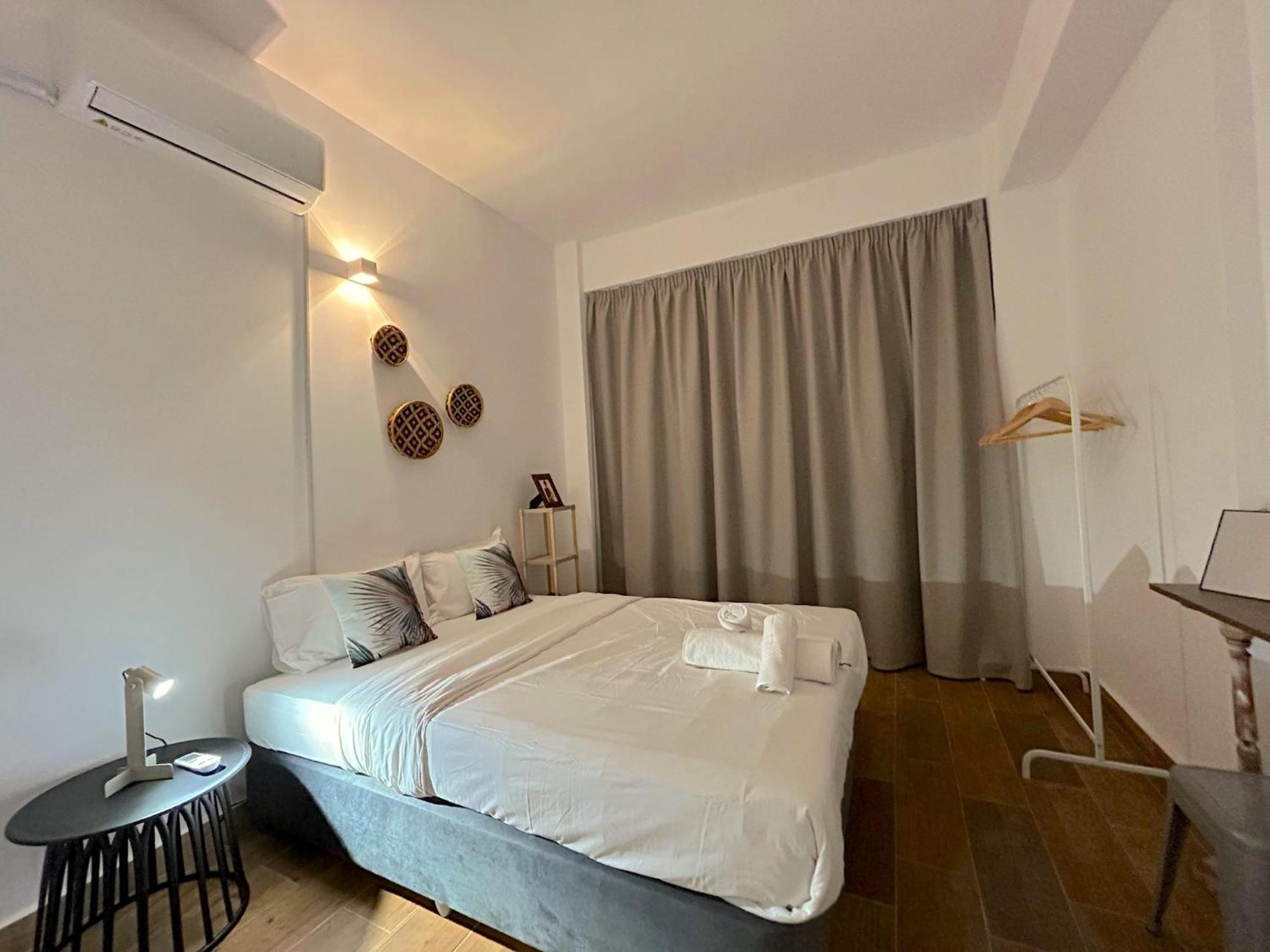 Queen Regina Suites By Platform 357 Нікосія Екстер'єр фото