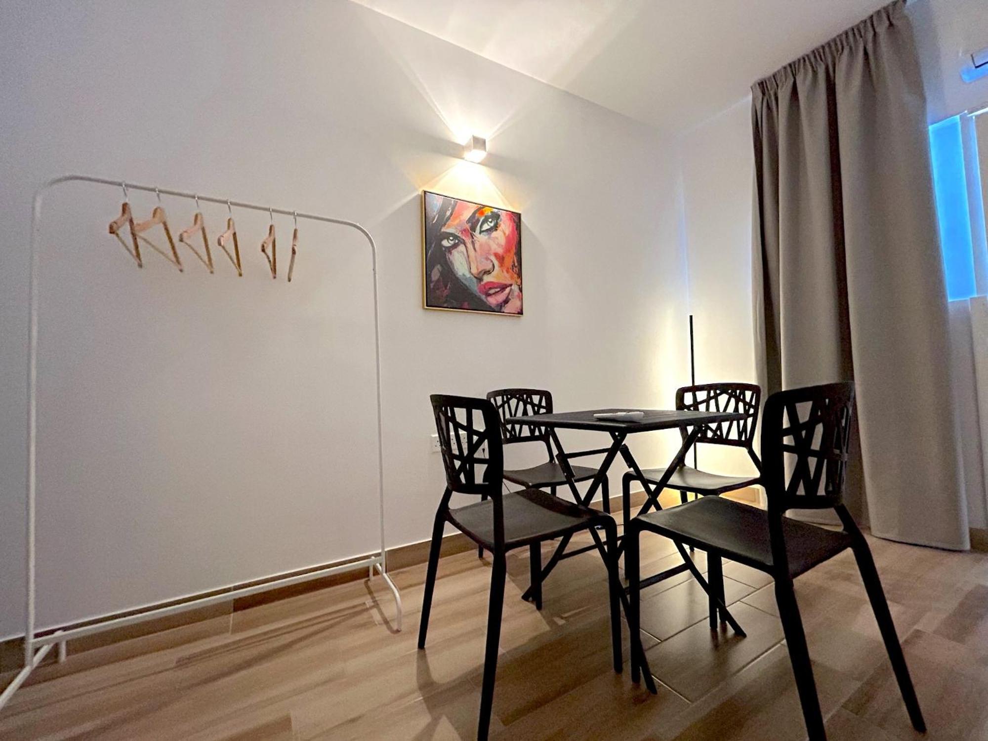 Queen Regina Suites By Platform 357 Нікосія Екстер'єр фото