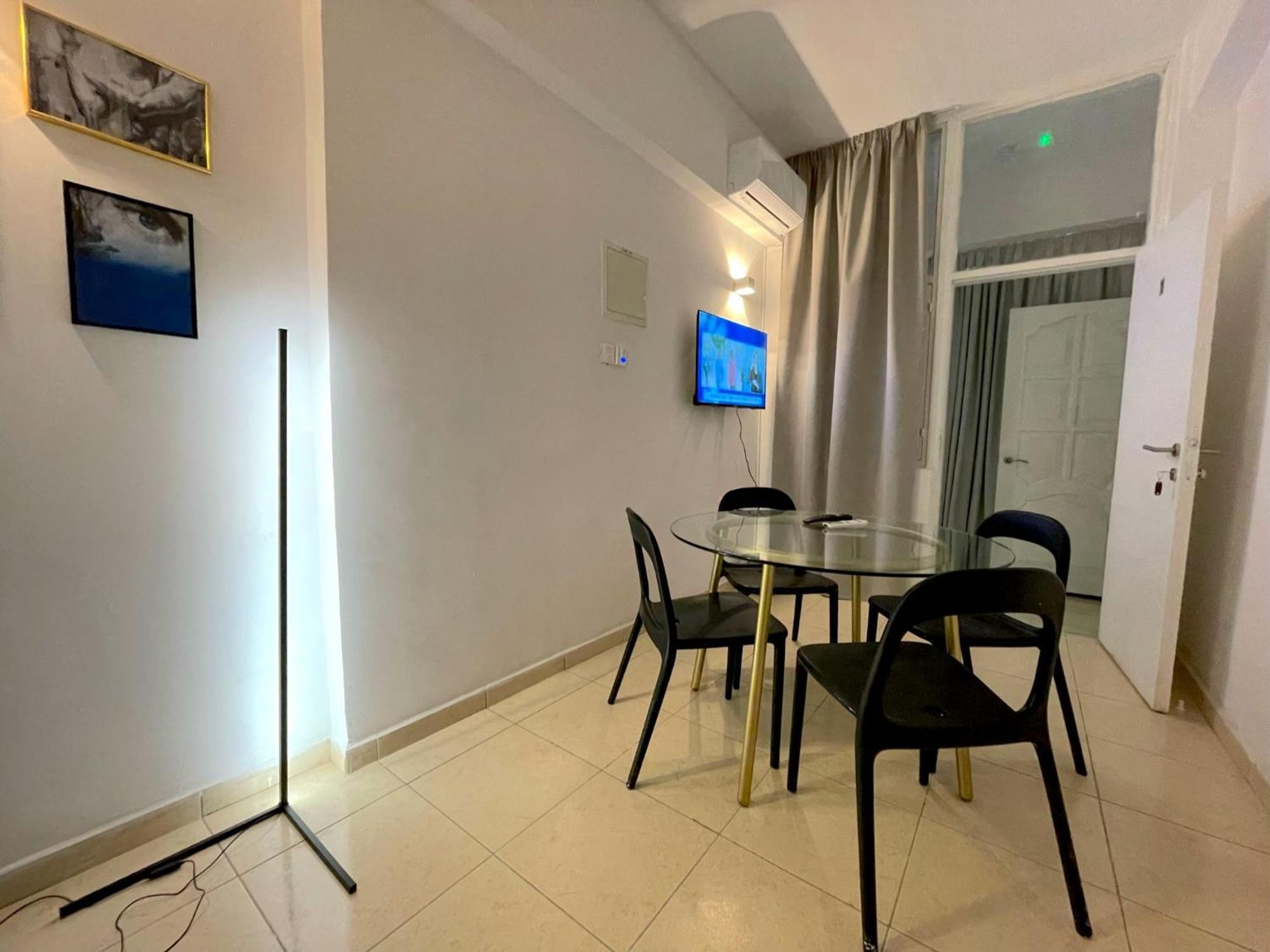 Queen Regina Suites By Platform 357 Нікосія Екстер'єр фото